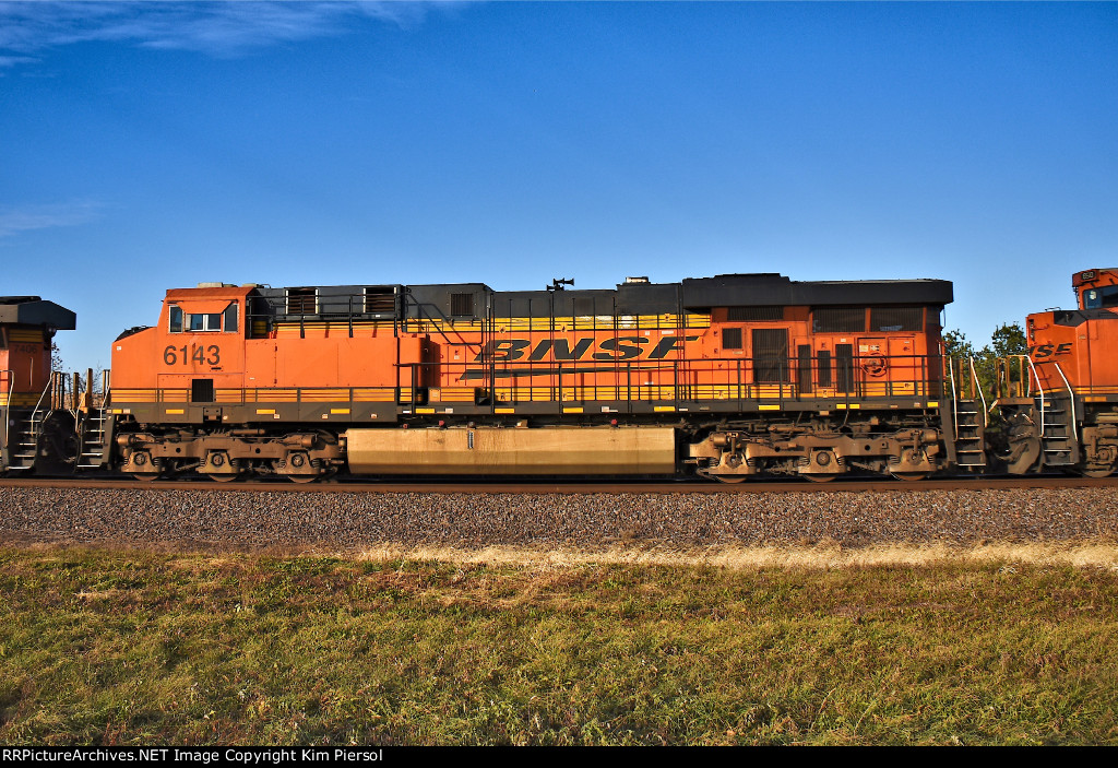 BNSF 6143